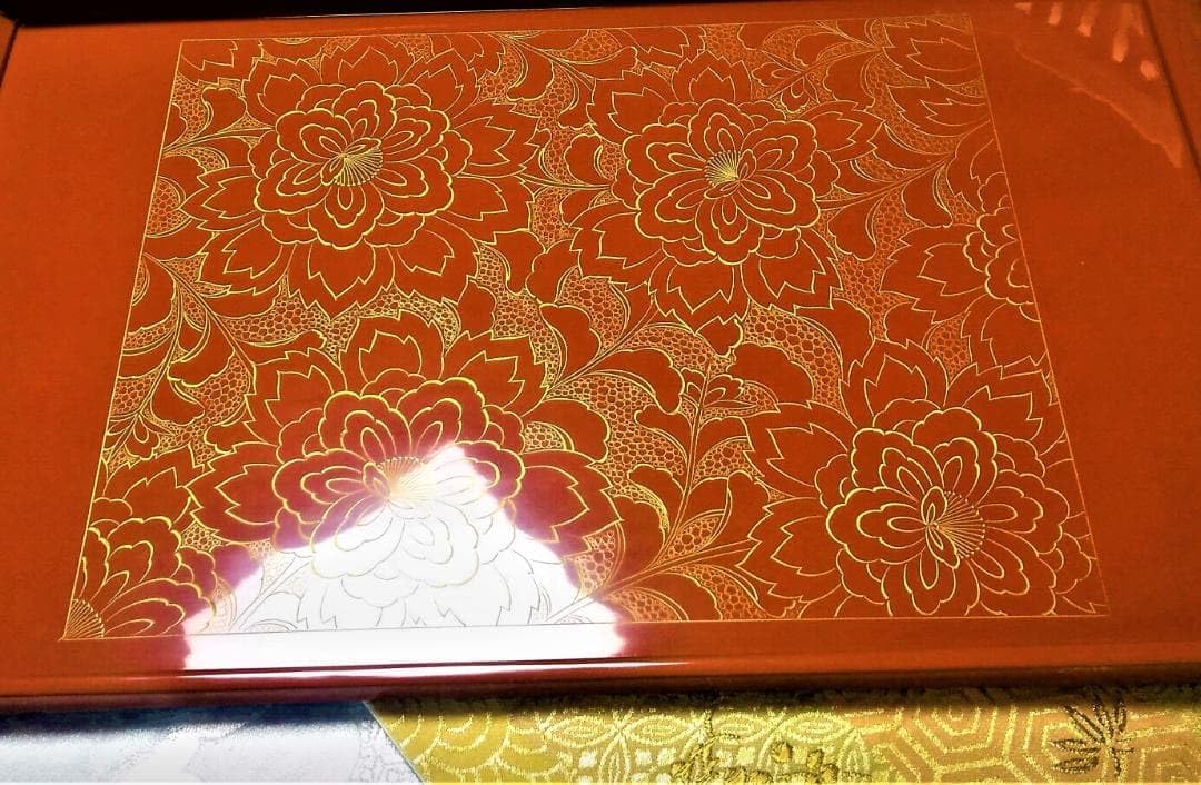 新品未使用 輪島塗　牡丹唐草　高級手彫沈金　本漆　天然木　長手盆　角盆 お盆 輪島塗 牡丹唐草 高級手彫沈金 本漆 天然木 長手盆 角盆 お盆